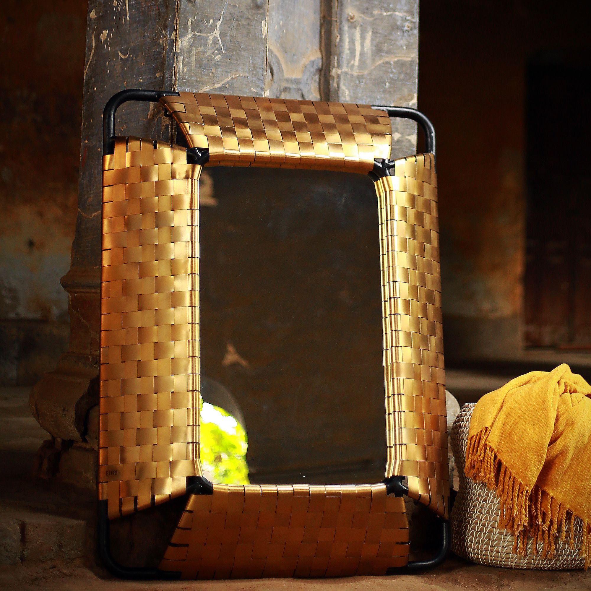 Splice IT UP - Wall Mirror  